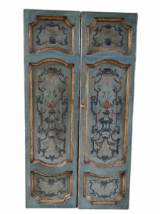 Neapolitanische Tür, dekoriert mit Louis-XV-Motiven